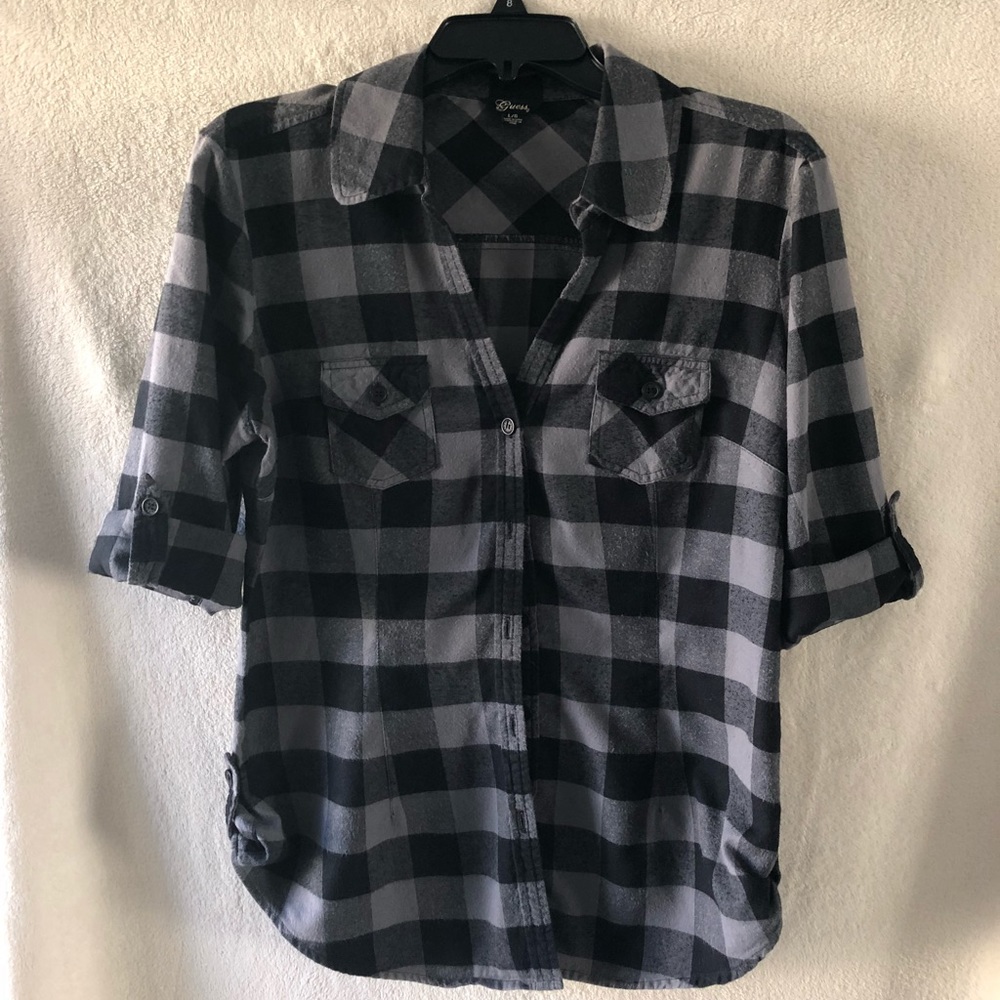 GUESS Women’s Plaid Button Down Flannel